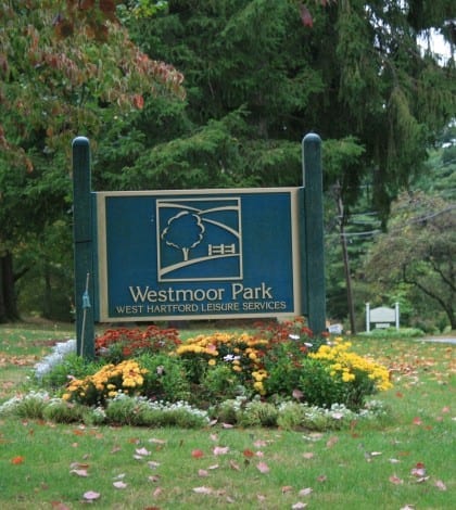 IMG_2223 Westmoor Park sign
