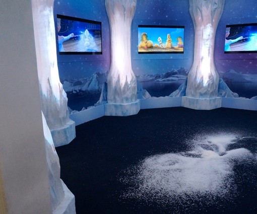 Holiday Experience at Westfarms Includes Ice Age Ice Palace and 'Signing'  Santa