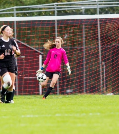 Meghan Dalton in goal