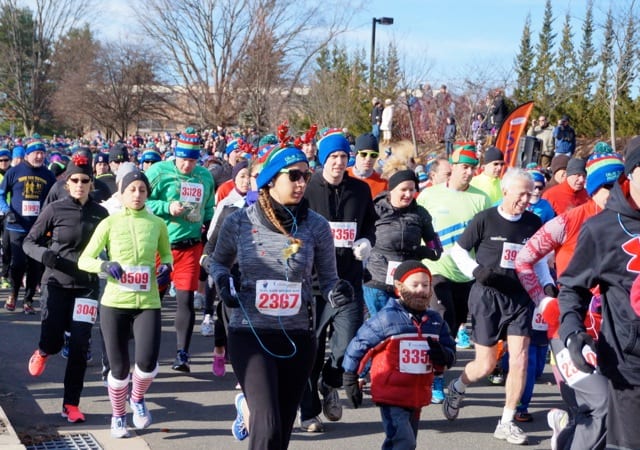 Annual Blue Back Mitten Run, West Hartford, Dec. 7, 2014. Photo credit: Ronni Newton