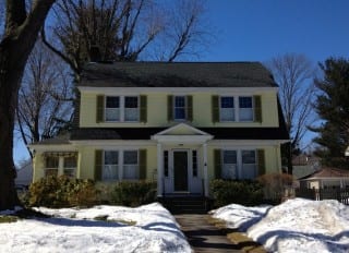 197 Four Mile Rd., West Hartford, CT, recently sold for $415,000. Photo credit: Ronni Newton