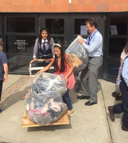 Shoe_Drive_Pushing_Cart_Melian