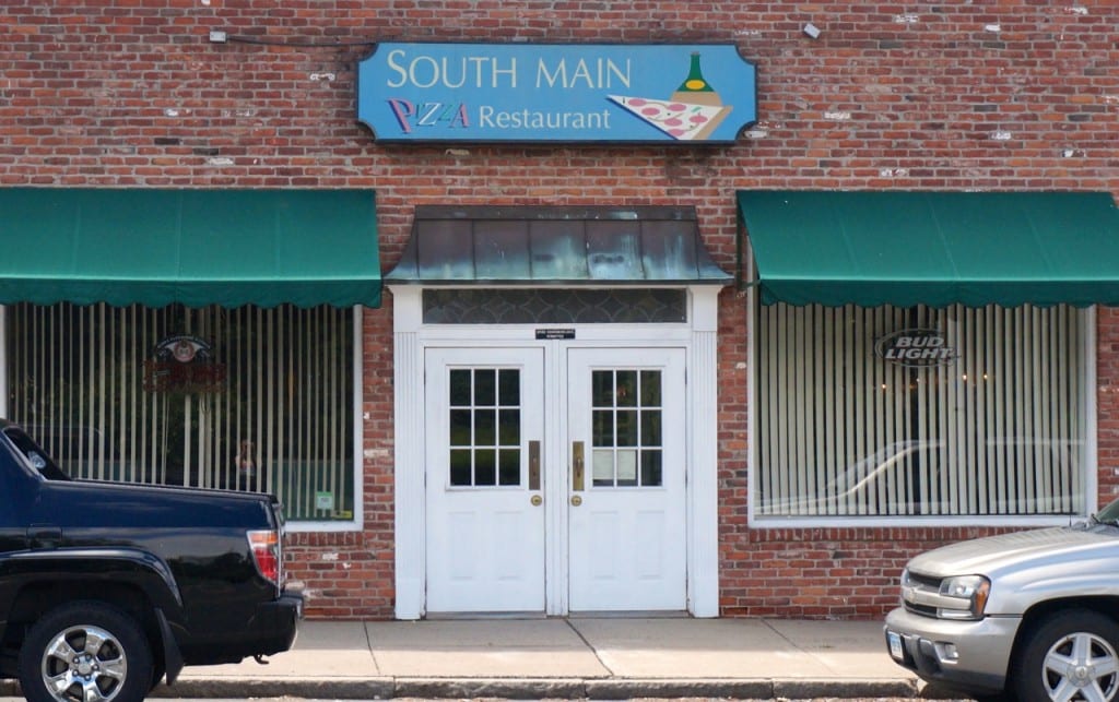 South Main Pizza Closes Its Doors For Good We Ha West Hartford News   South Main Pizza 1024x643 