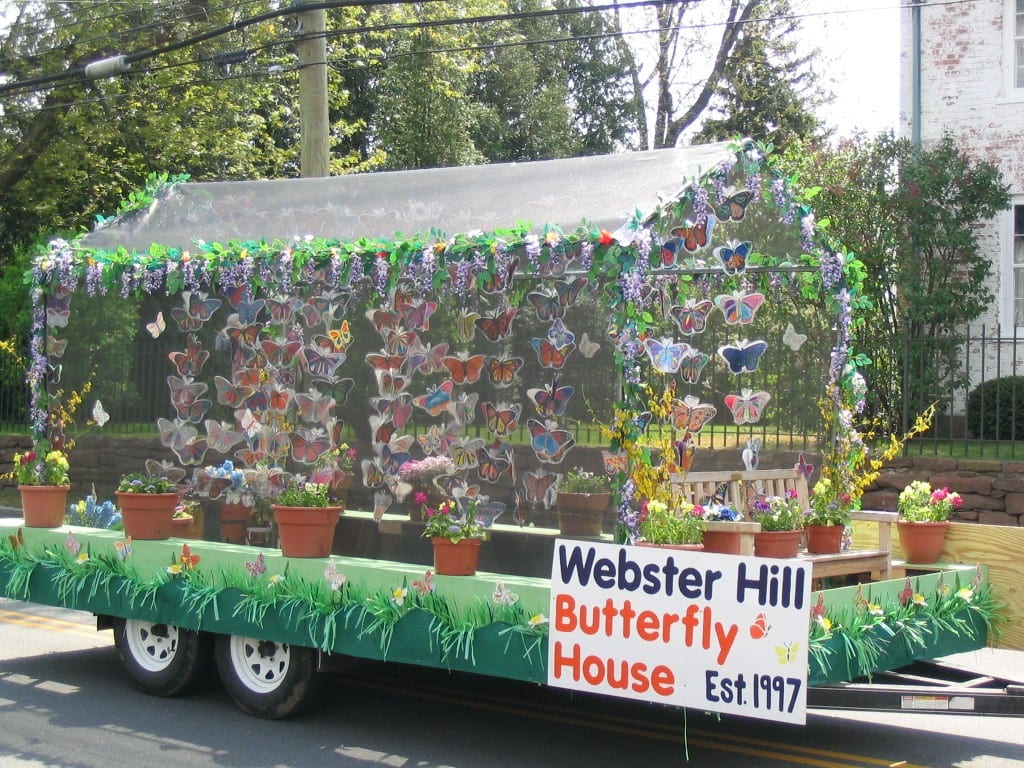 A float from West Hartford's Sesquicentennial Parade in 2004. Photo credit: Ted Newton