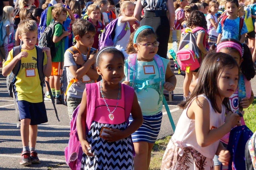 Braeburn students head into school for the first day of the 2015-2016 academic year. Photo credit: Ronni Newton