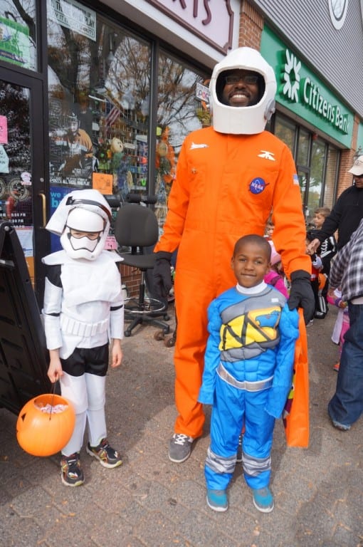 West Hartford Halloween Stroll. Oct. 24, 2015. Photo credit: Ronni Newton
