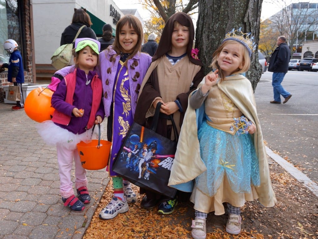 West Hartford Halloween Stroll. Oct. 24, 2015. Photo credit: Ronni Newton