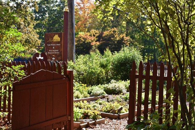 The traditional front garden of the Noah Webster House. Photo credit: Deb Cohen