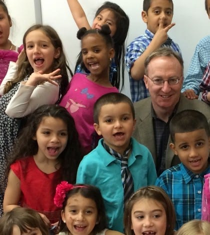 Lou-with-Kids4-1024×470