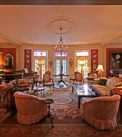 SULLIVAN LIVING ROOM TRIM