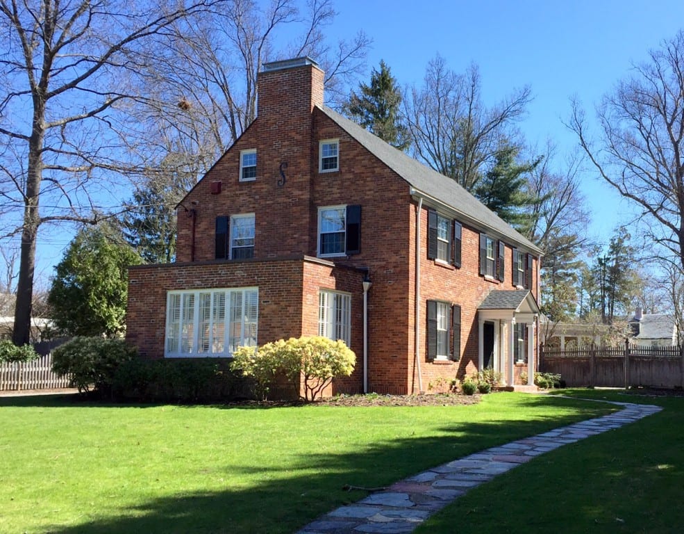 8 Chelsea Lane, West Hartford, CT, recently sold for $755,000. Photo credit: Ronni Newton