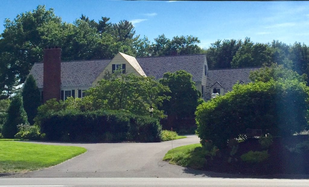 183 Bloomfield Ave., West Hartford, CT, recently sold for $910,000. Photo credit: Ronni Newton