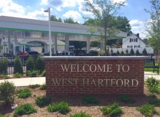 Cumberland Farms has installed a "Welcome to West Hartford" sign at the intersection of New Park and Flatbush avenues. Photo credit: Ronni Newton