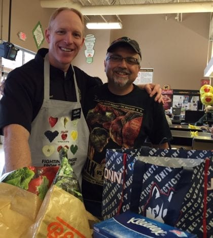 tracey-gove-and-customer-at-shoprite