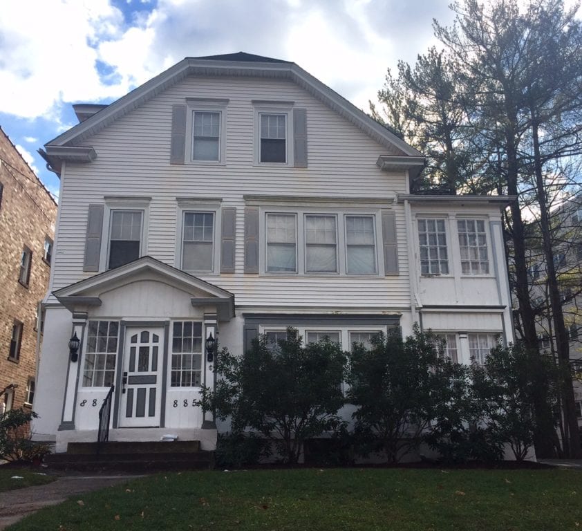883-885 Farmington Ave., West Hartford, CT, recently sold for $490,000. Photo credit: Ronni Newton