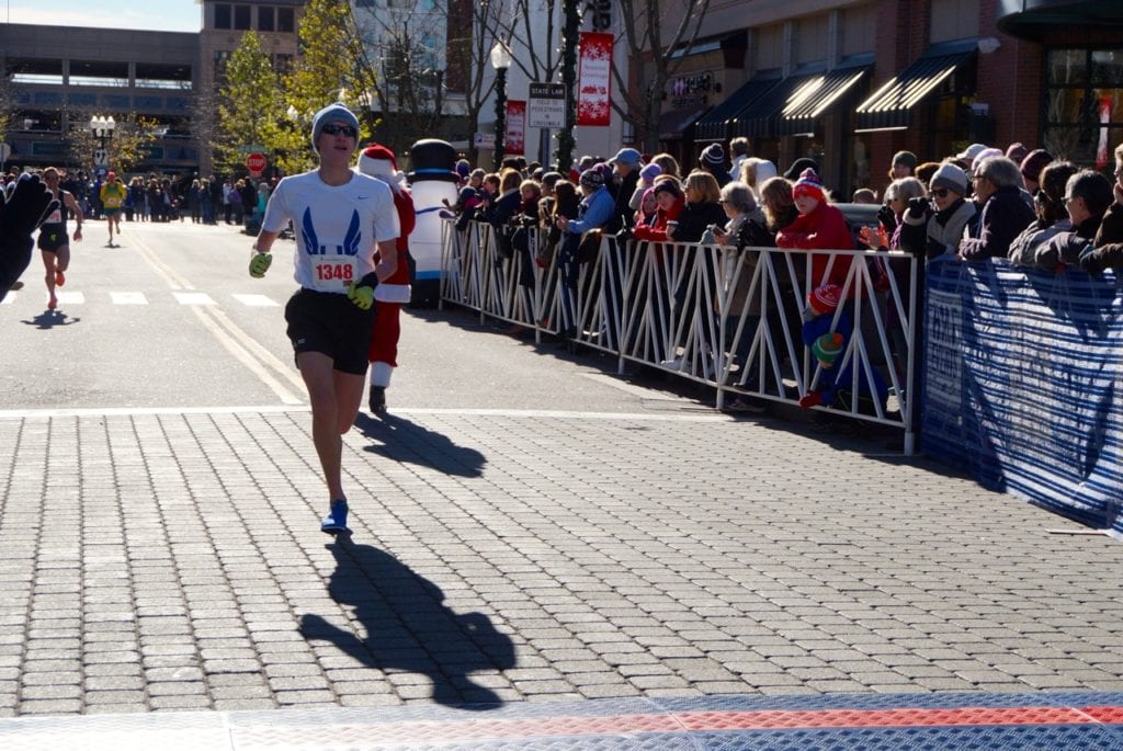 Patrick Keith of West Hartford in seventh place. HMF Blue Back Mitten Run, West Hartford, Dec. 4, 2016. Photo credit: Ronni Newton