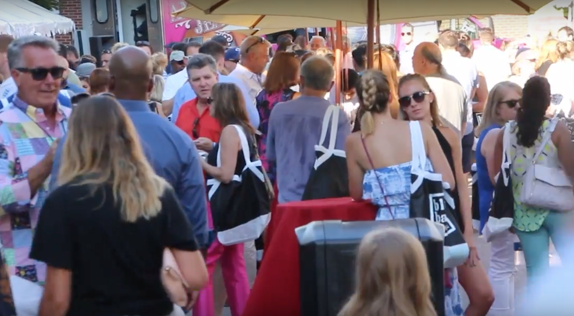 TasteOfBlueBackCrowd-2016