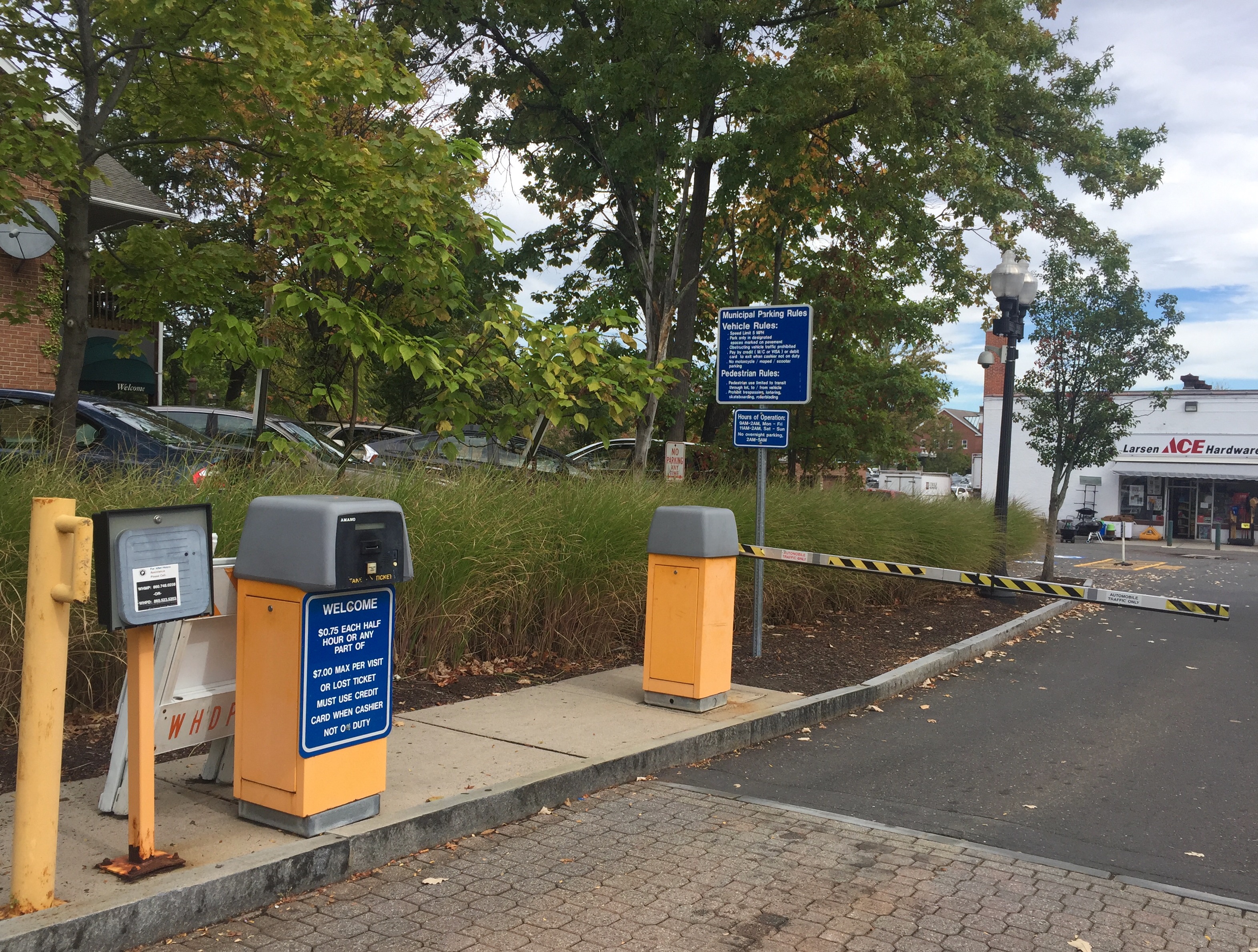 brace road parking lot