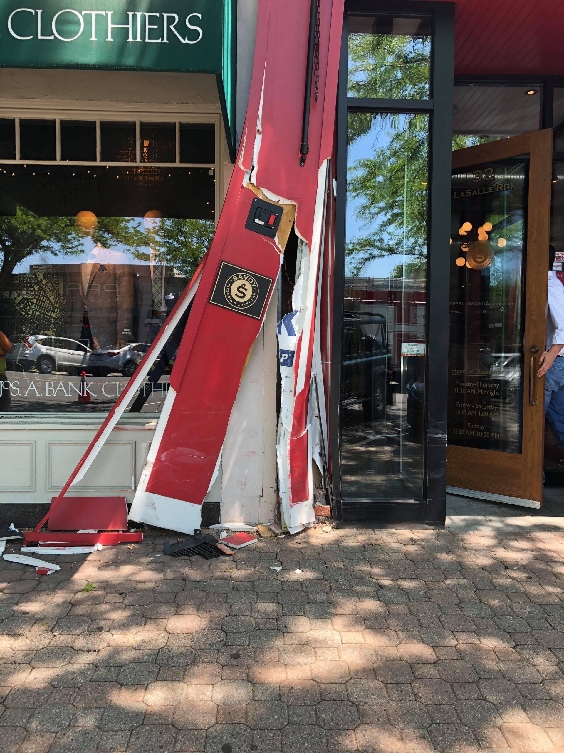 33382009_10155812995877984_7538774855638843392_n