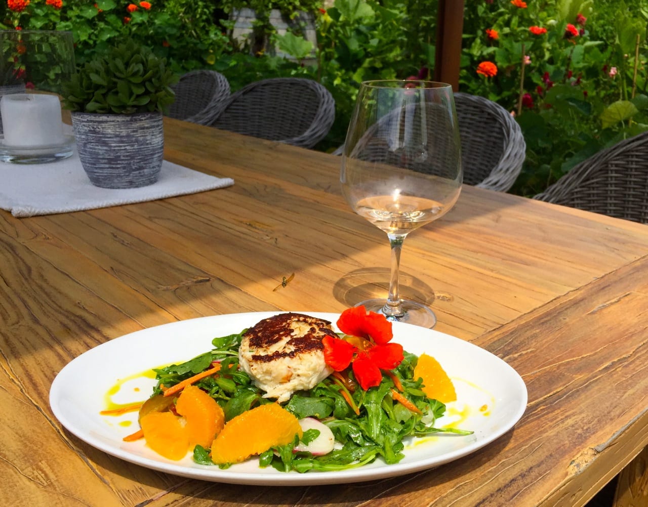 artisan crabcake and wine