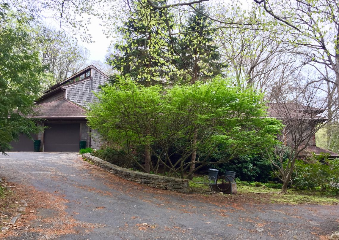 Contemporary on Sunset Farm Road Sells for 575,000 WeHa West