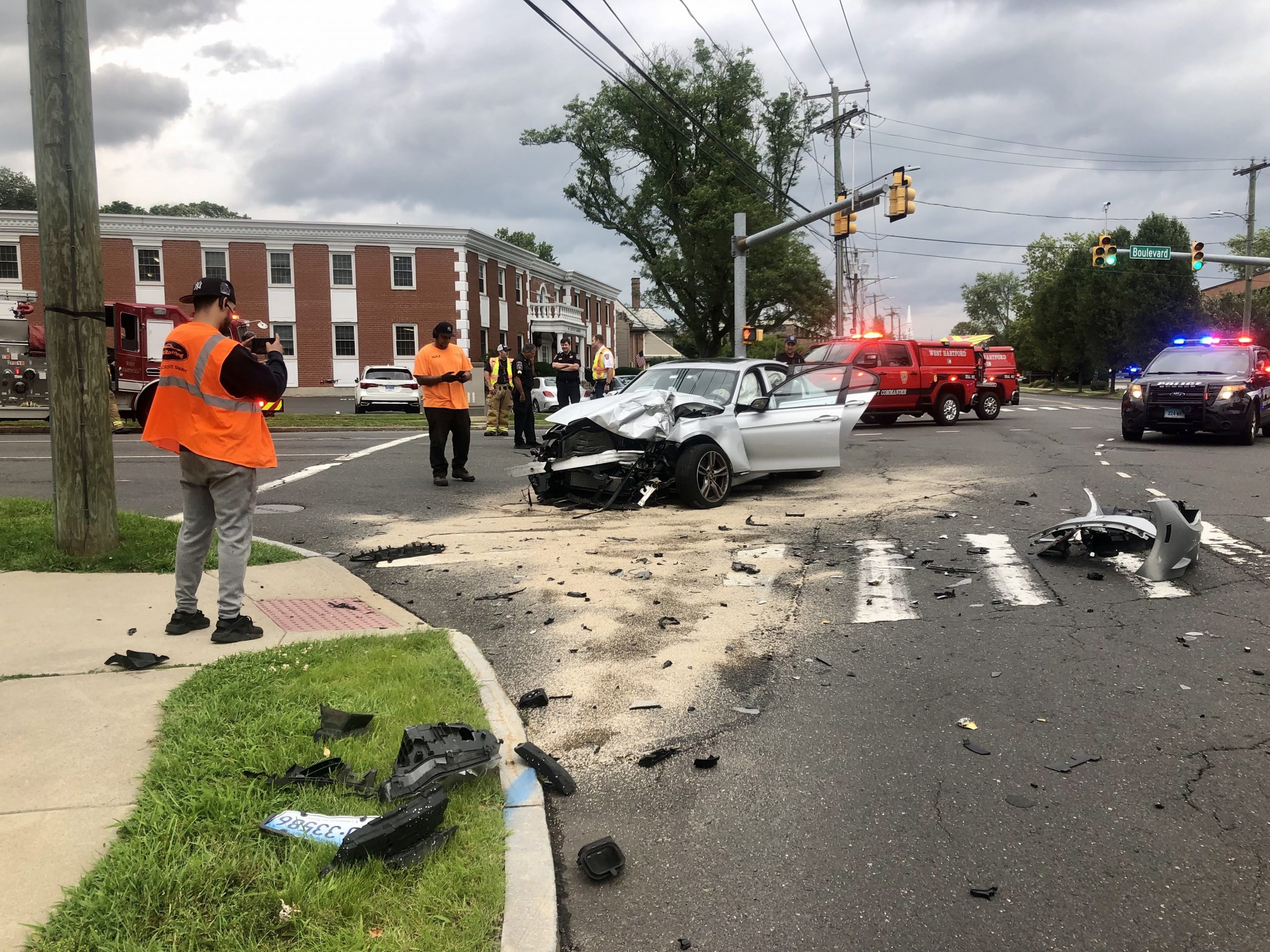 boulevard south main crash 3 - We-Ha | West Hartford News