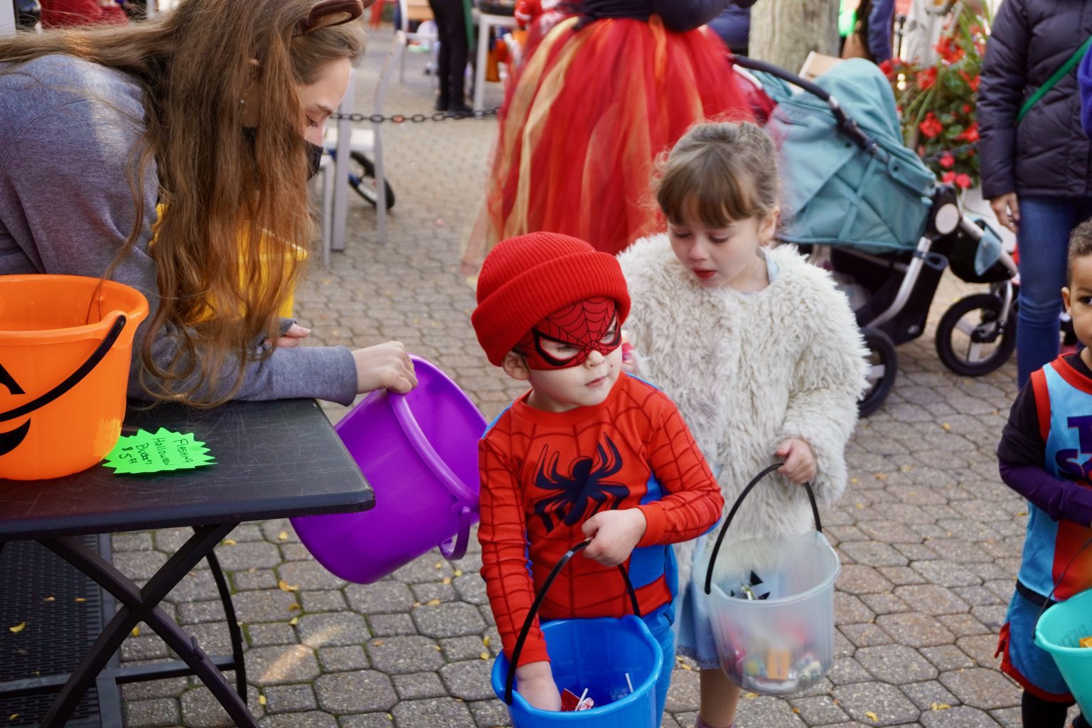 Thousands of Costumed Kids Enjoy West Hartford Halloween Stroll WeHa