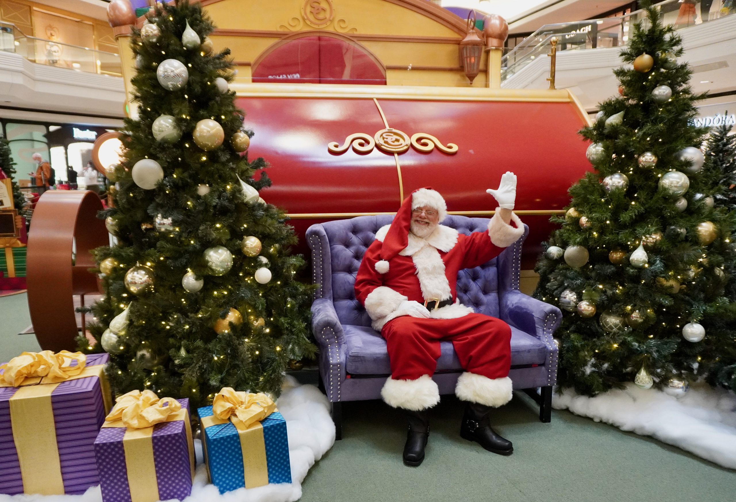 Join Santa's Flight Academy at The Mall at Green Hills