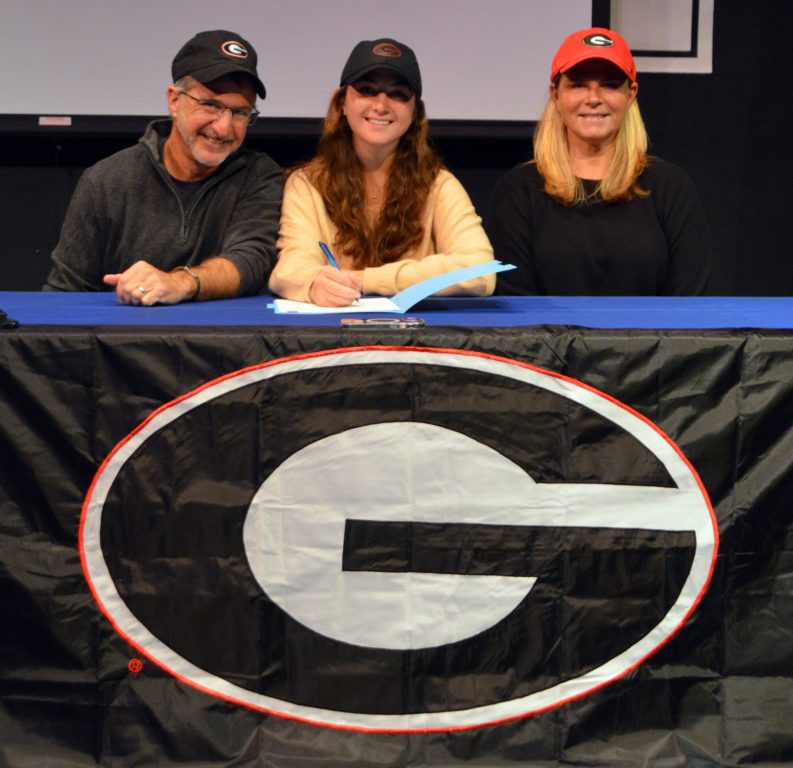 Watkinson Senior from West Hartford Commits to D1 Equestrian Program