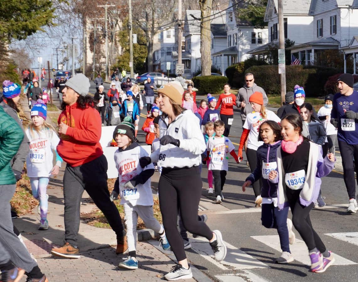 West Hartford Man Sets New Record in Blue Back Mitten Run WeHa