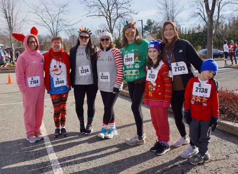 West Hartford Man Sets New Record in Blue Back Mitten Run WeHa