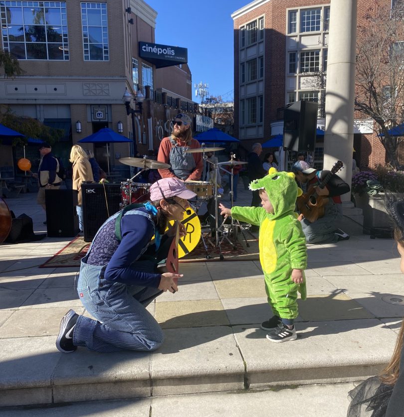Thousands of Costumed Kids Enjoy West Hartford Halloween Stroll WeHa