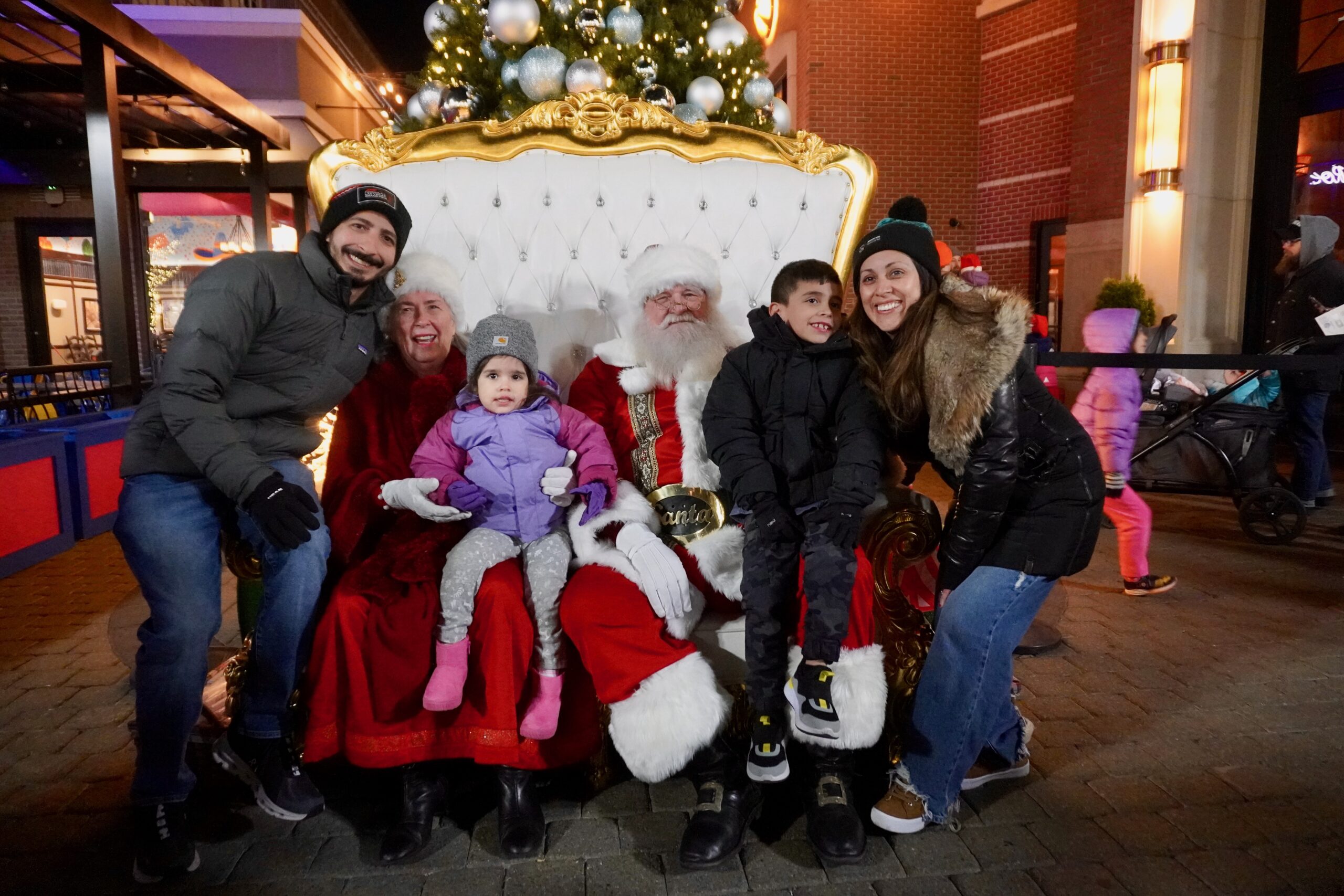 West Hartford Holiday Stroll the Season in Classic New England