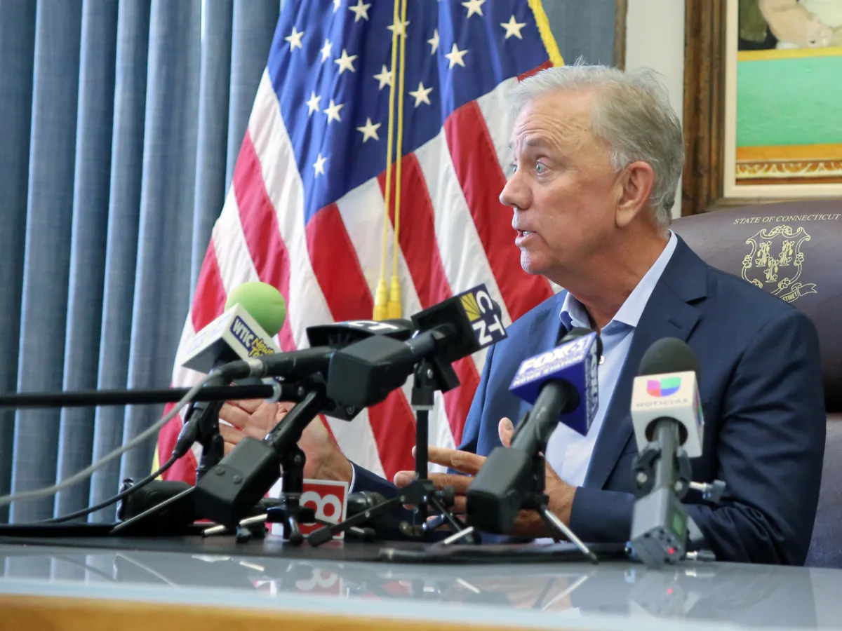 lamont-shutdown-de-20251001-1200×900-1.jpg
